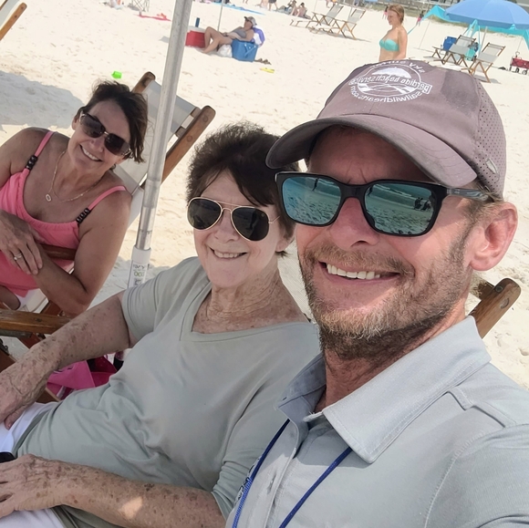 Meet your Posher, Alex - Picture 4 of 8